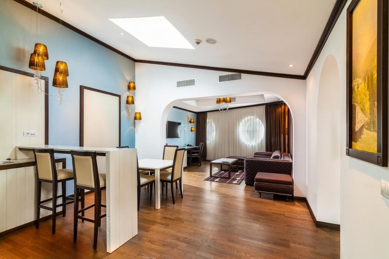 Отель Epoque Hotel - Relais & Chateaux Бухарест-18